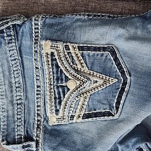 Vigoss distressed capris EUC